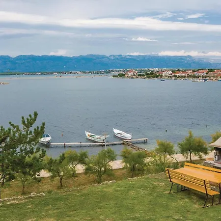 6 Bedroom Cozy In * Nin