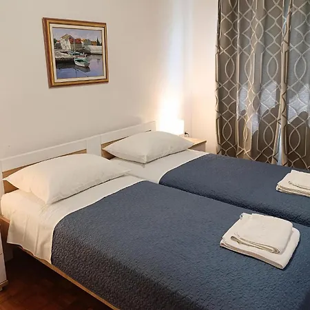 6 Bedroom Cozy In * Nin