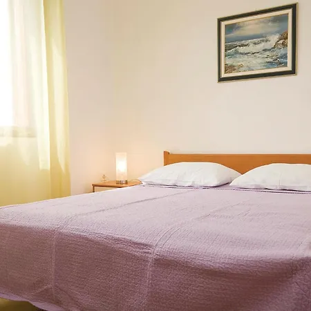 6 Bedroom Cozy In * Nin