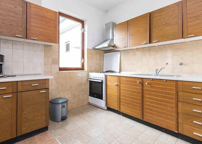 6 Bedroom Cozy In Апартаменты *